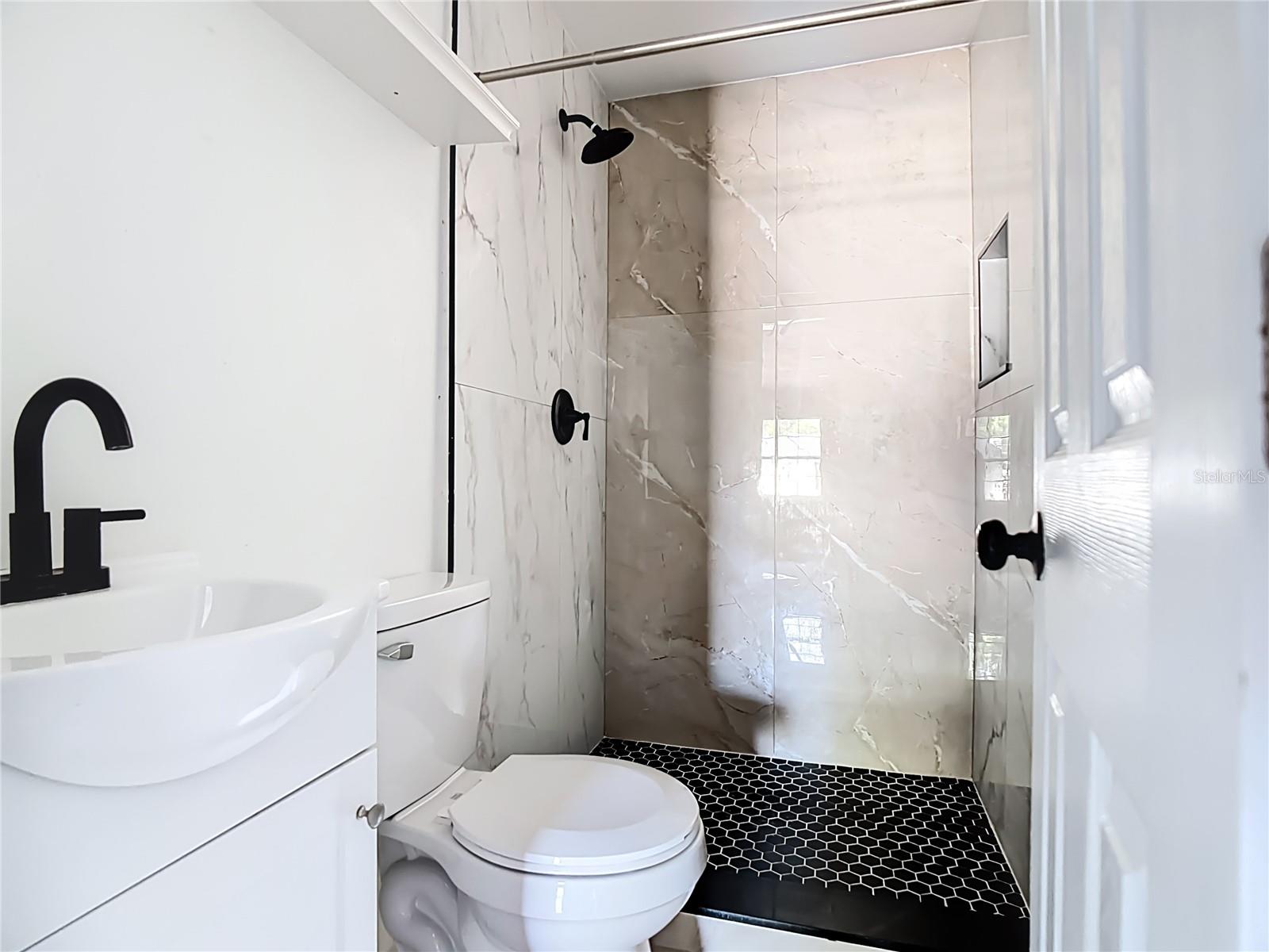 Image 18 of 41 For 201 Valencia Drive