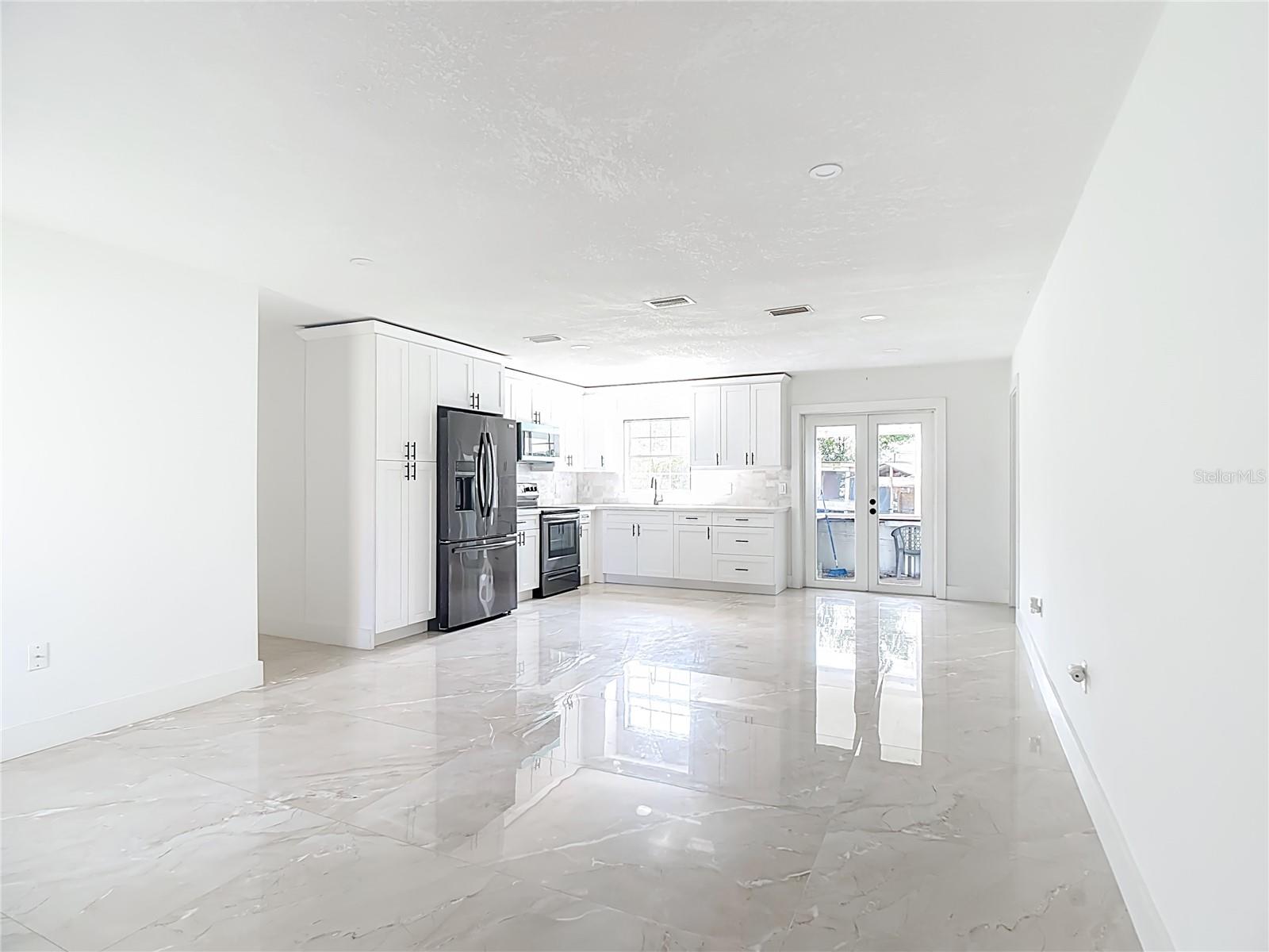 Image 3 of 41 For 201 Valencia Drive