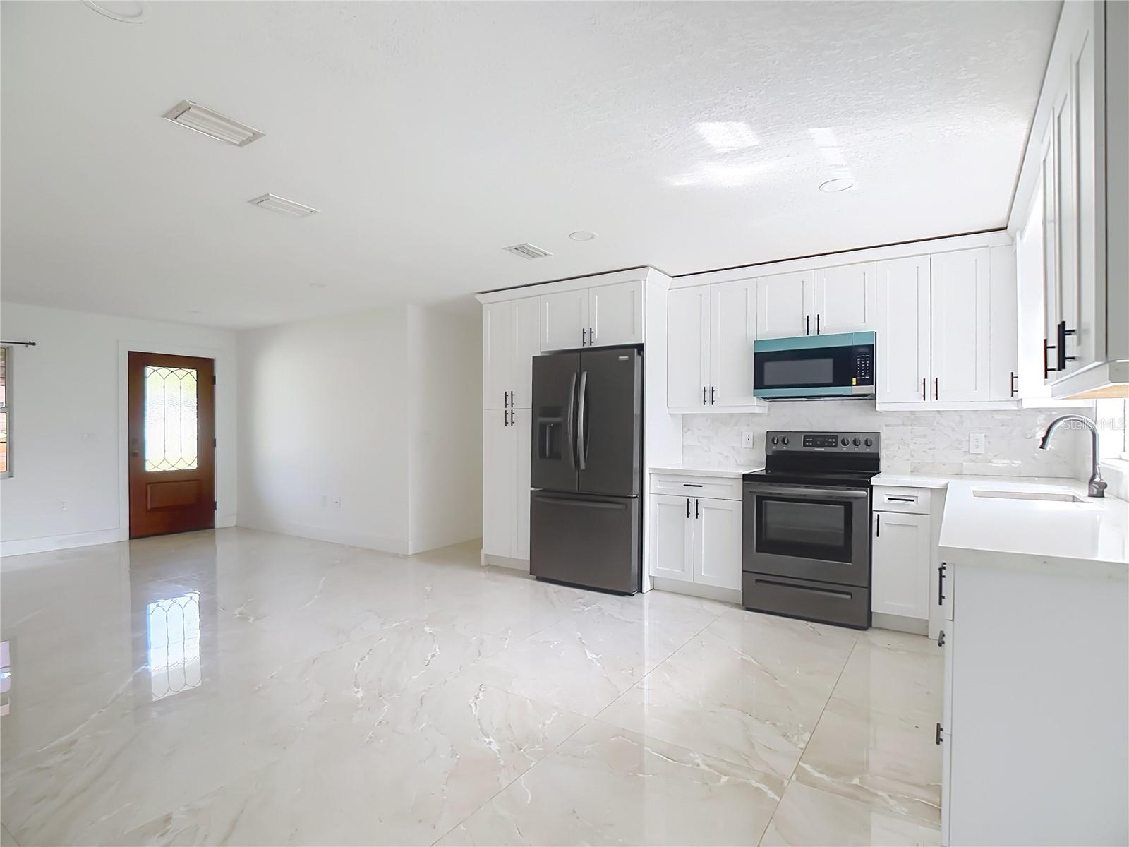 Image 4 of 41 For 201 Valencia Drive