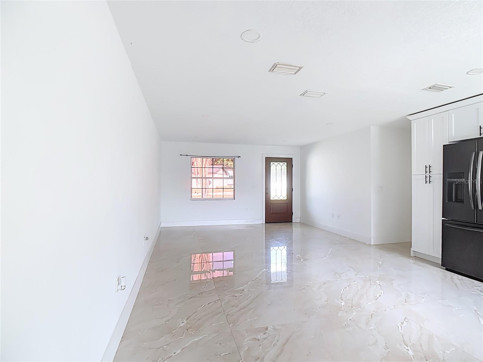 Image 5 of 41 For 201 Valencia Drive