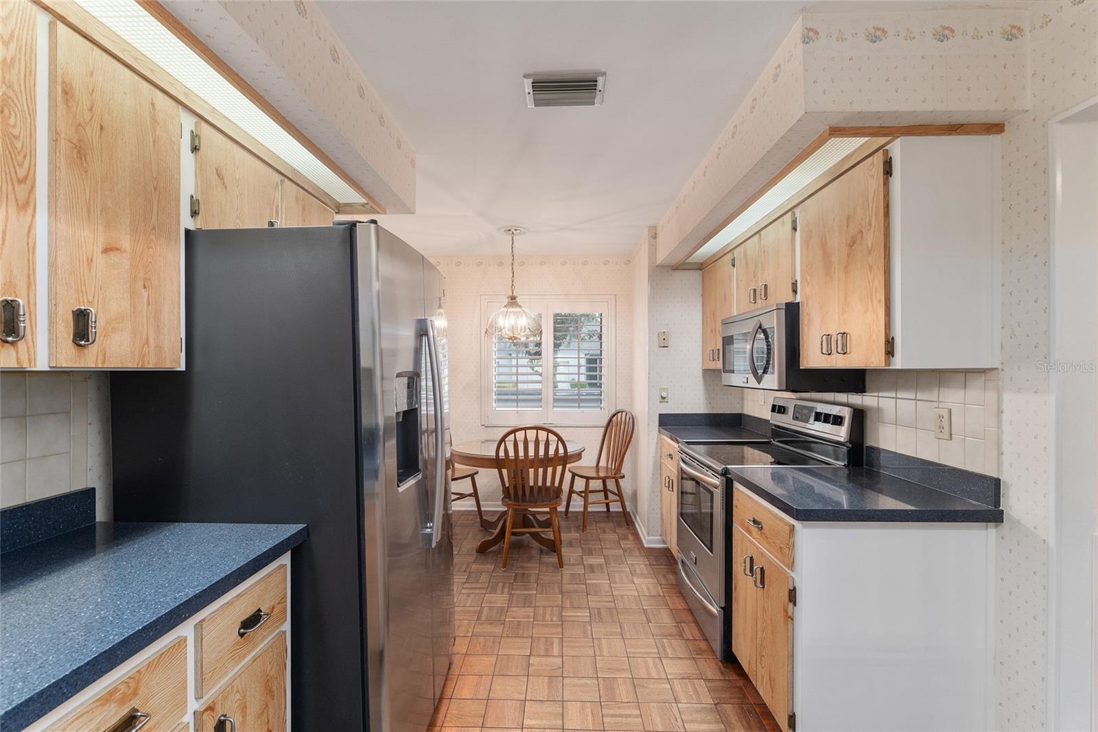 Image 18 of 62 For 2064 37th Court Circle