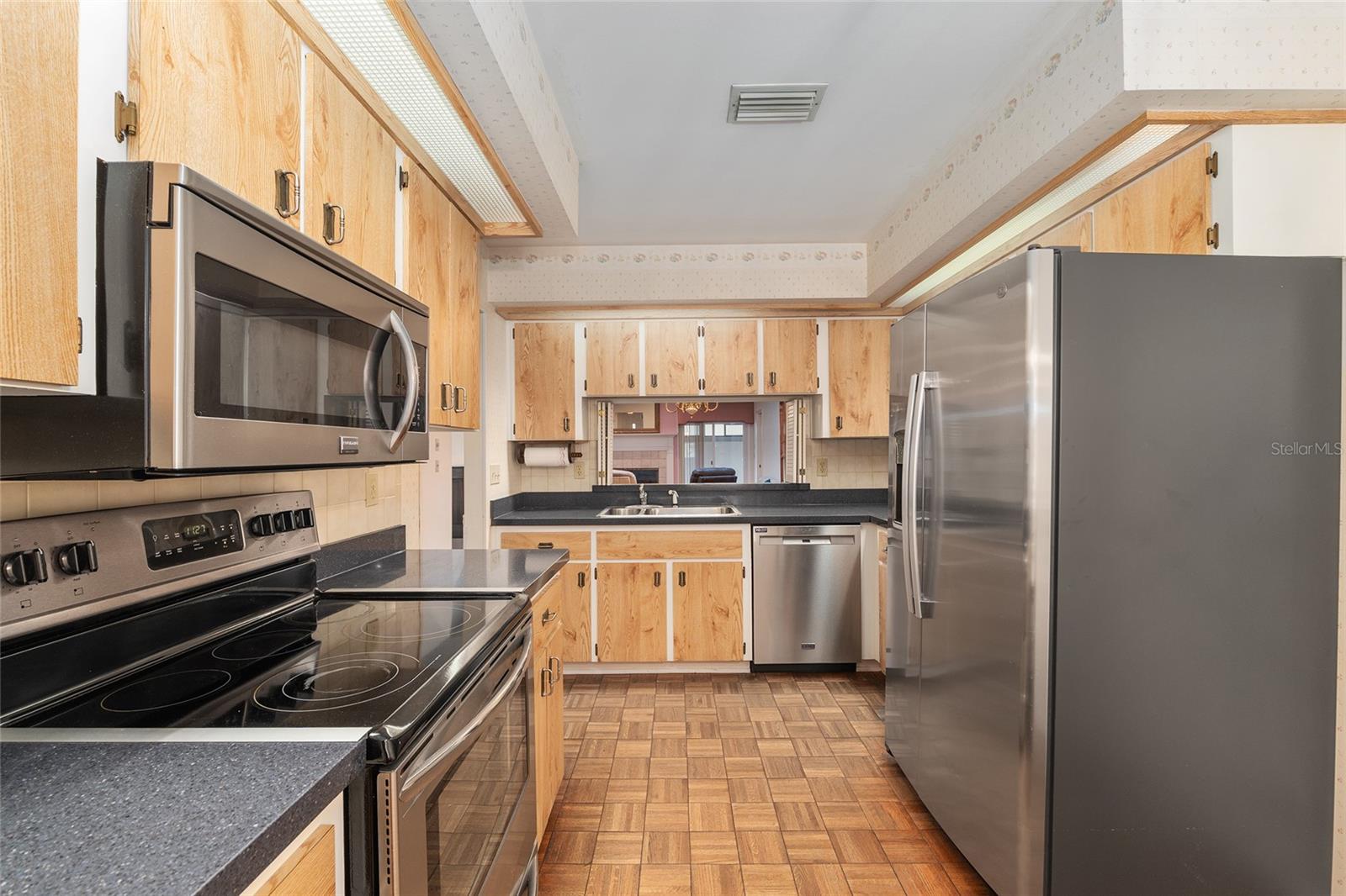 Image 25 of 62 For 2064 37th Court Circle