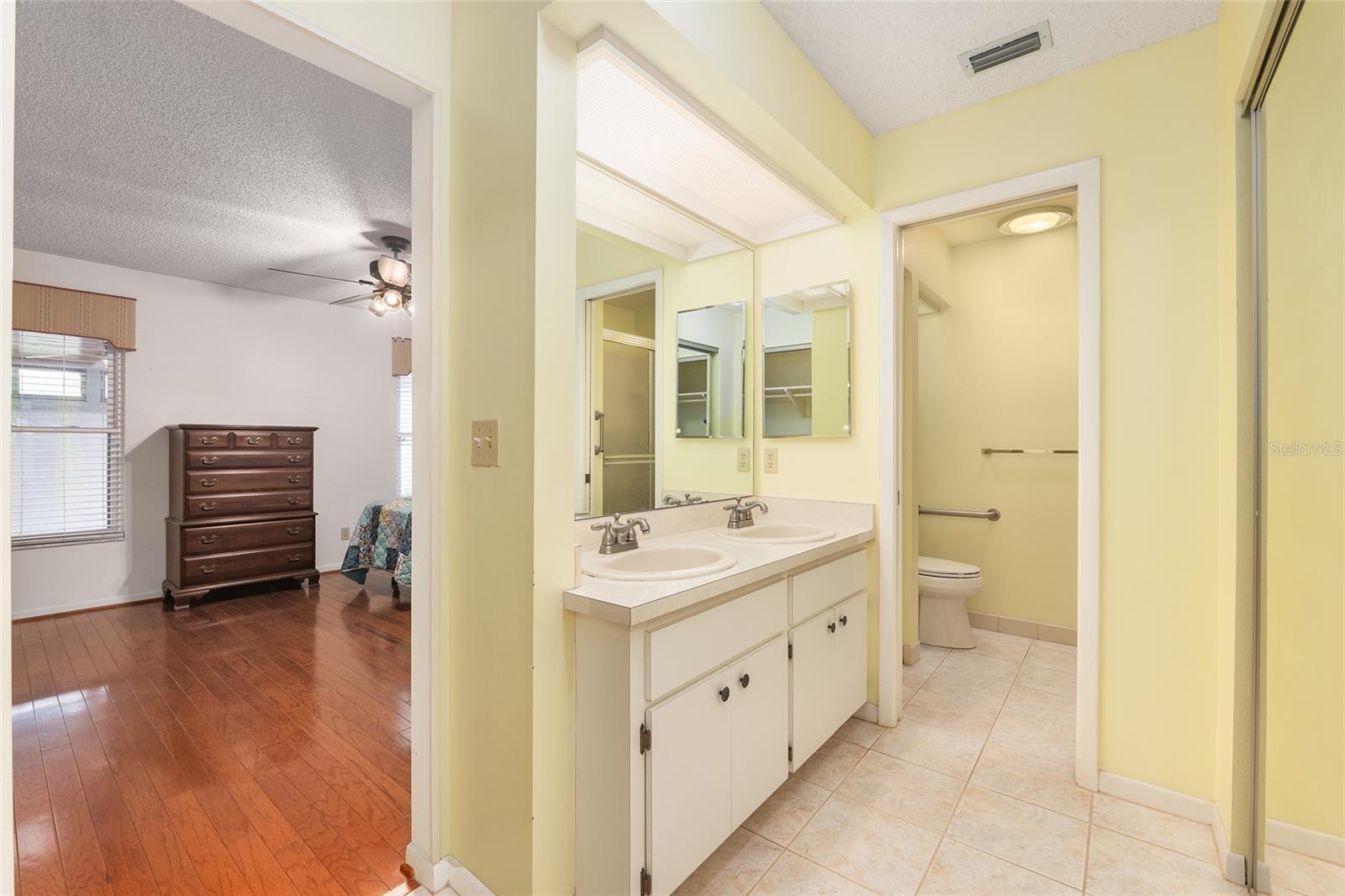 Image 33 of 62 For 2064 37th Court Circle