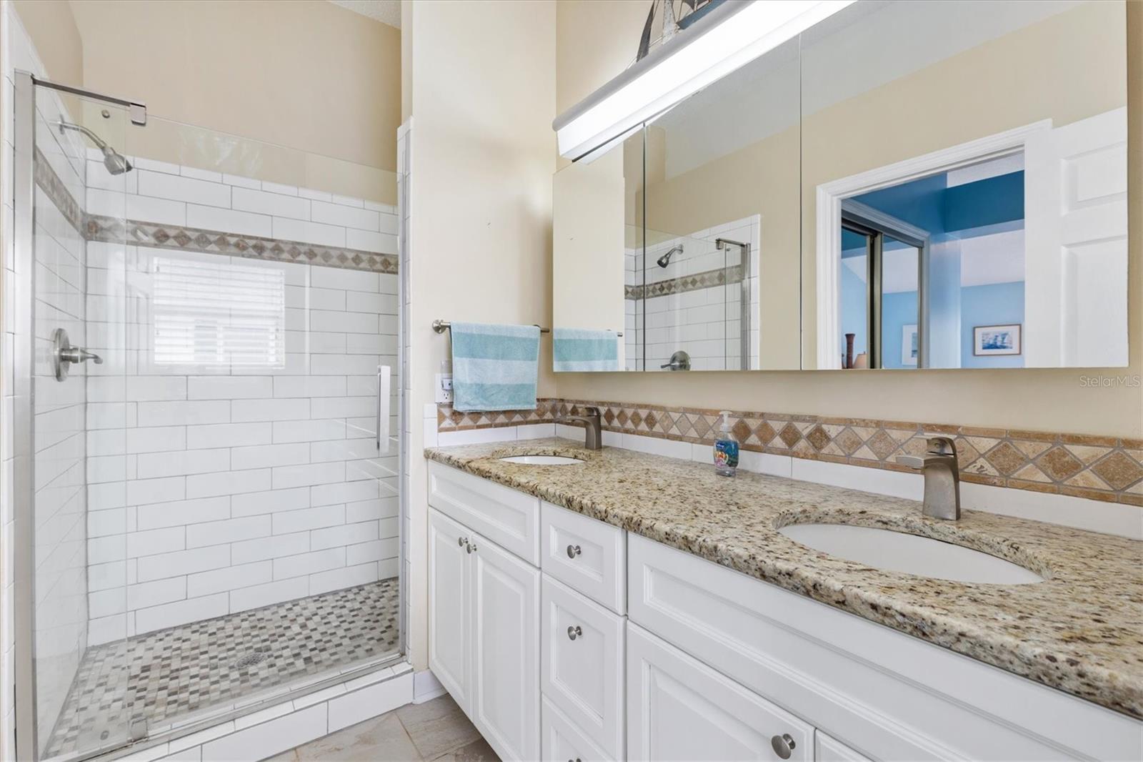 Image 9 of 16 For 711 Agua Way