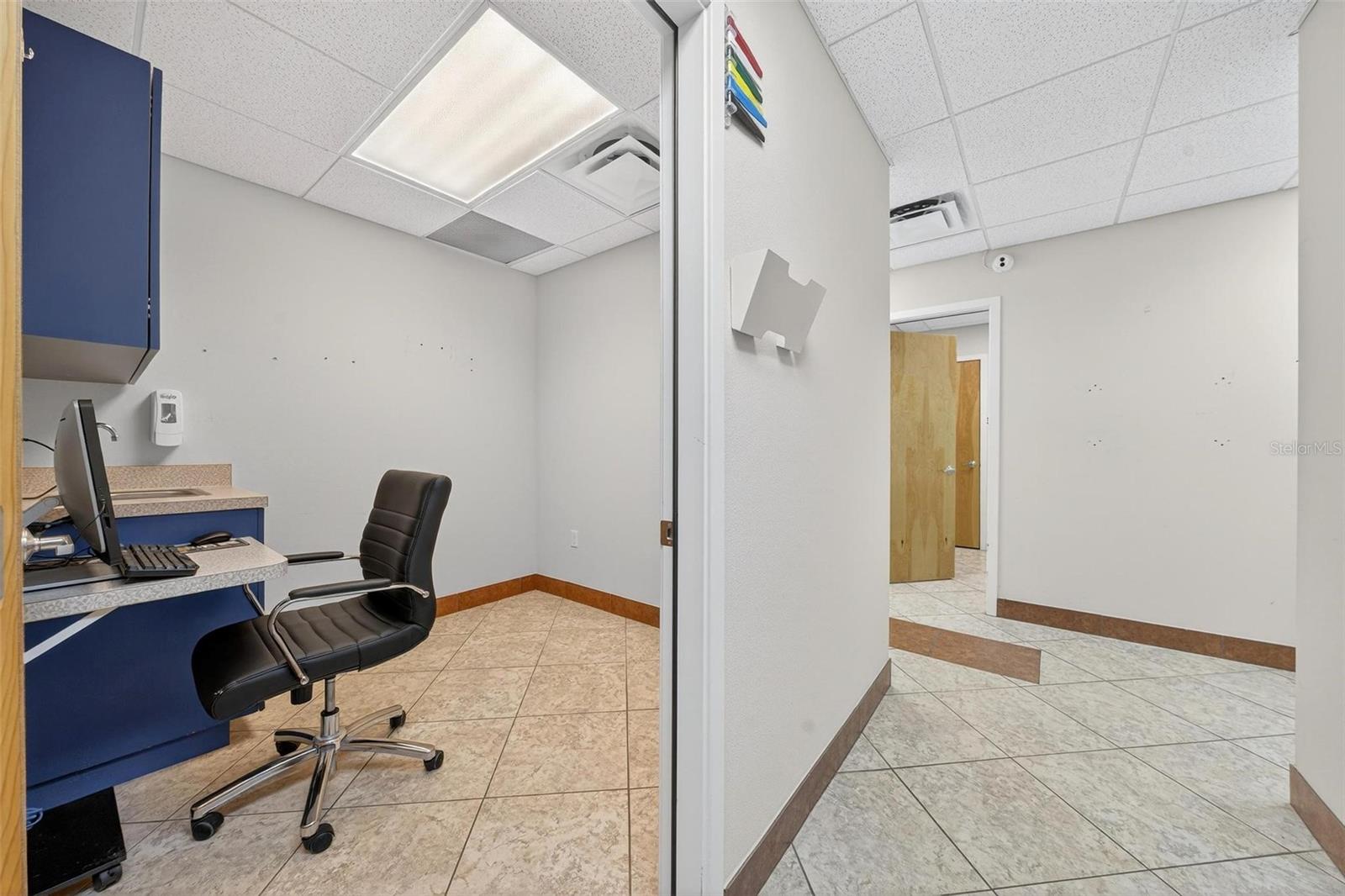 Image 16 of 24 For 501 North Boulevard