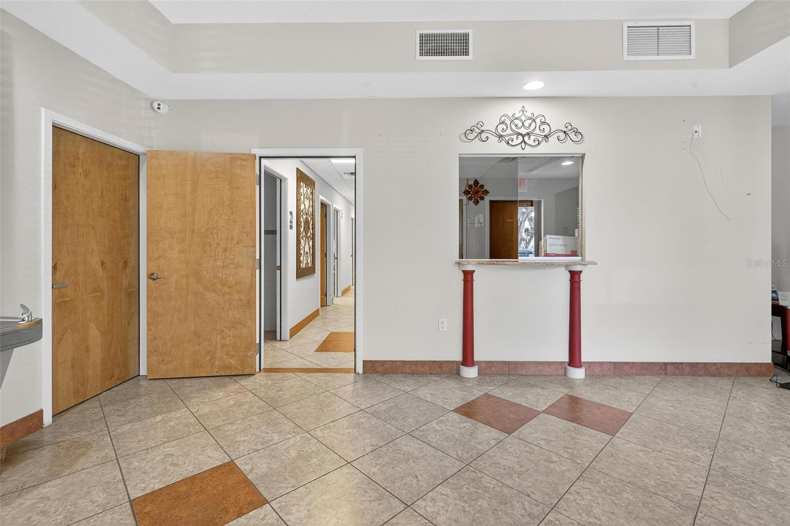 Image 21 of 24 For 501 North Boulevard