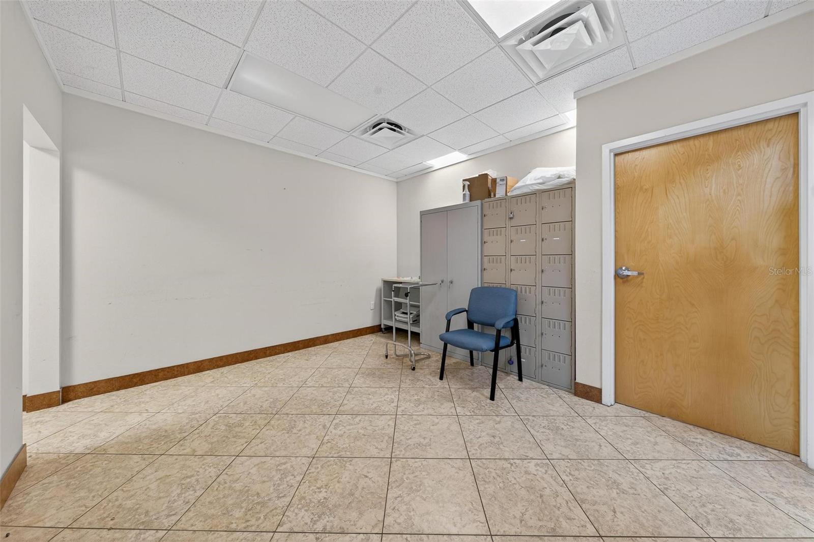 Image 3 of 24 For 501 North Boulevard