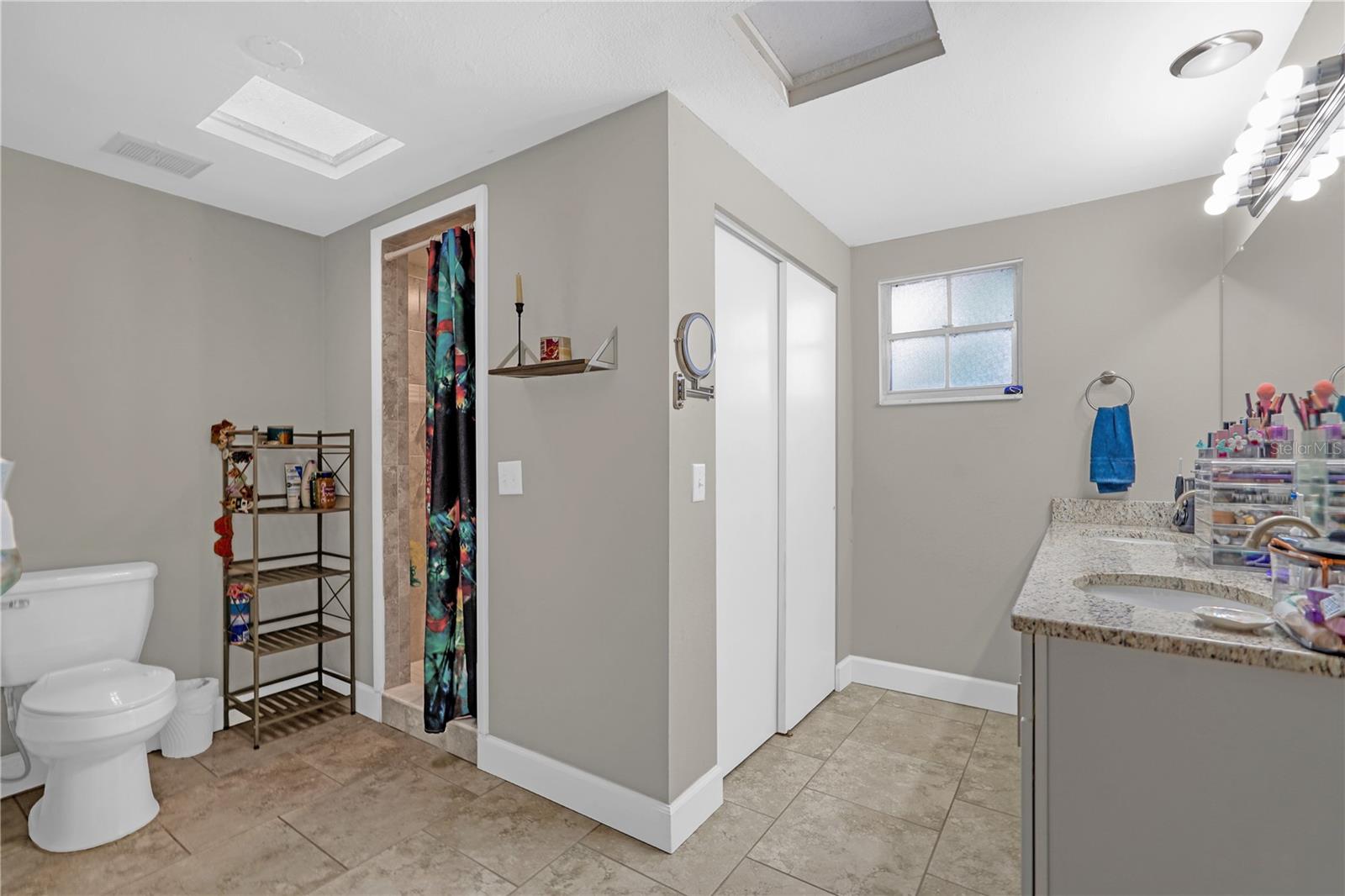 Image 10 of 23 For 118 2nd Jpv Street