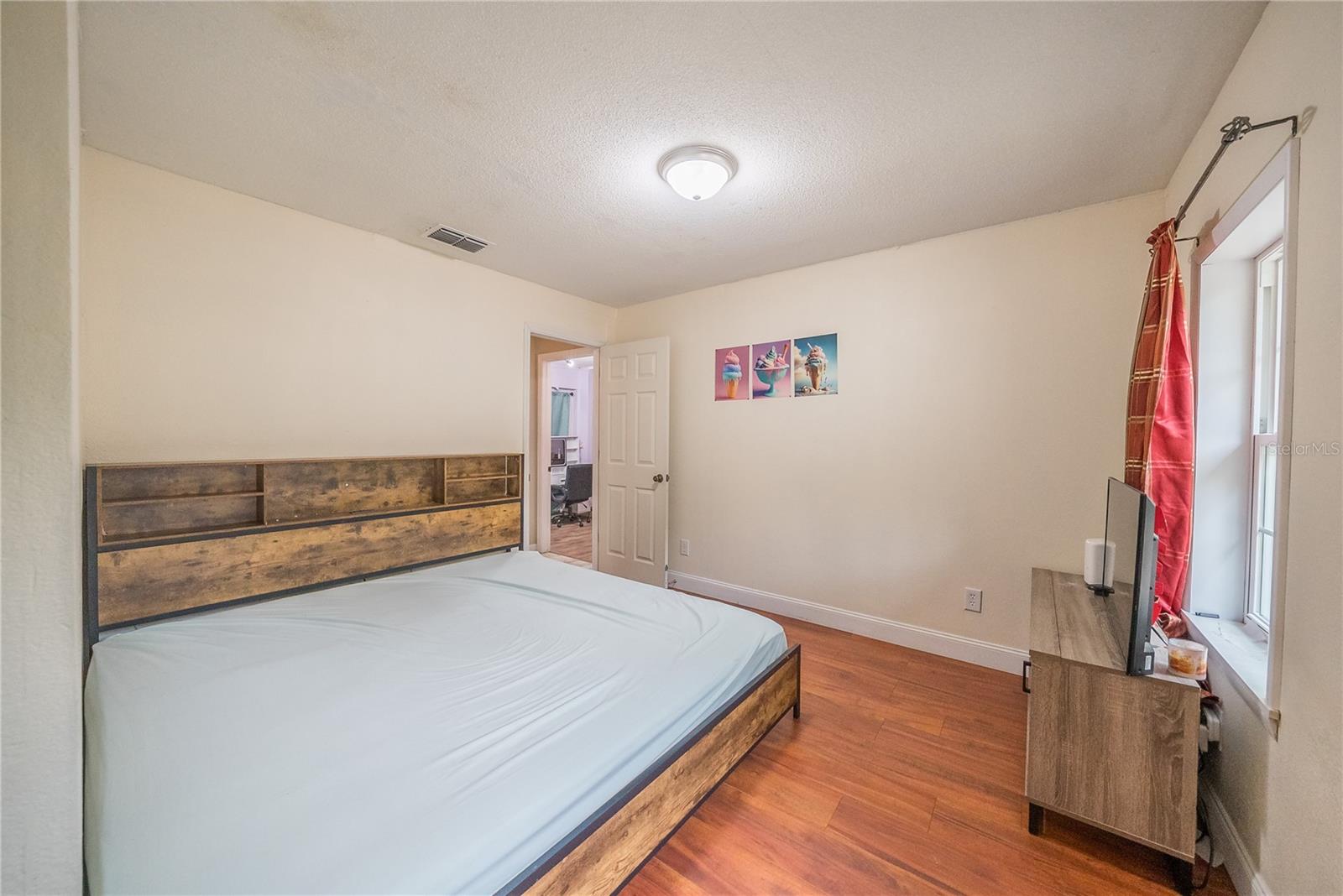 Image 22 of 57 For 12 Spring Lake Way