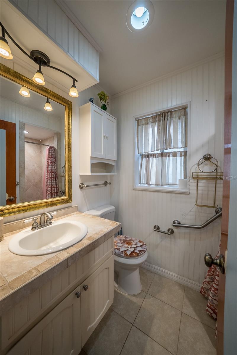 Image 31 of 57 For 12 Spring Lake Way