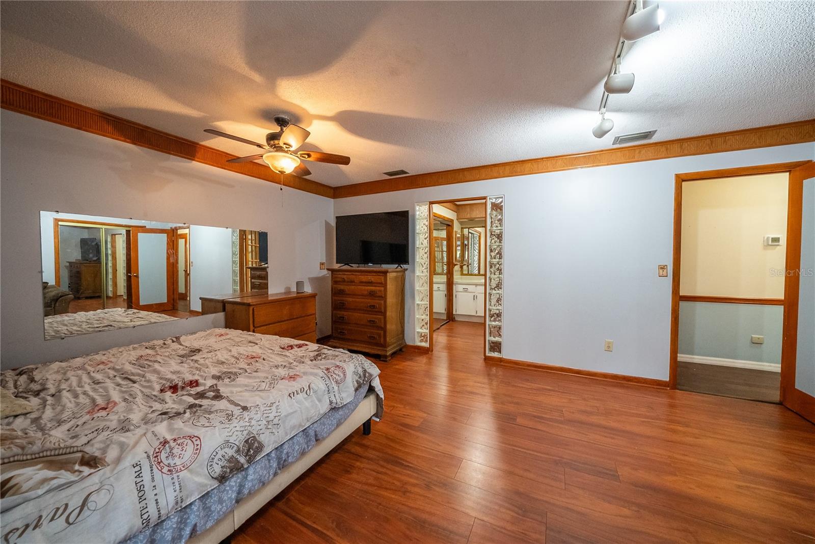 Image 36 of 57 For 12 Spring Lake Way