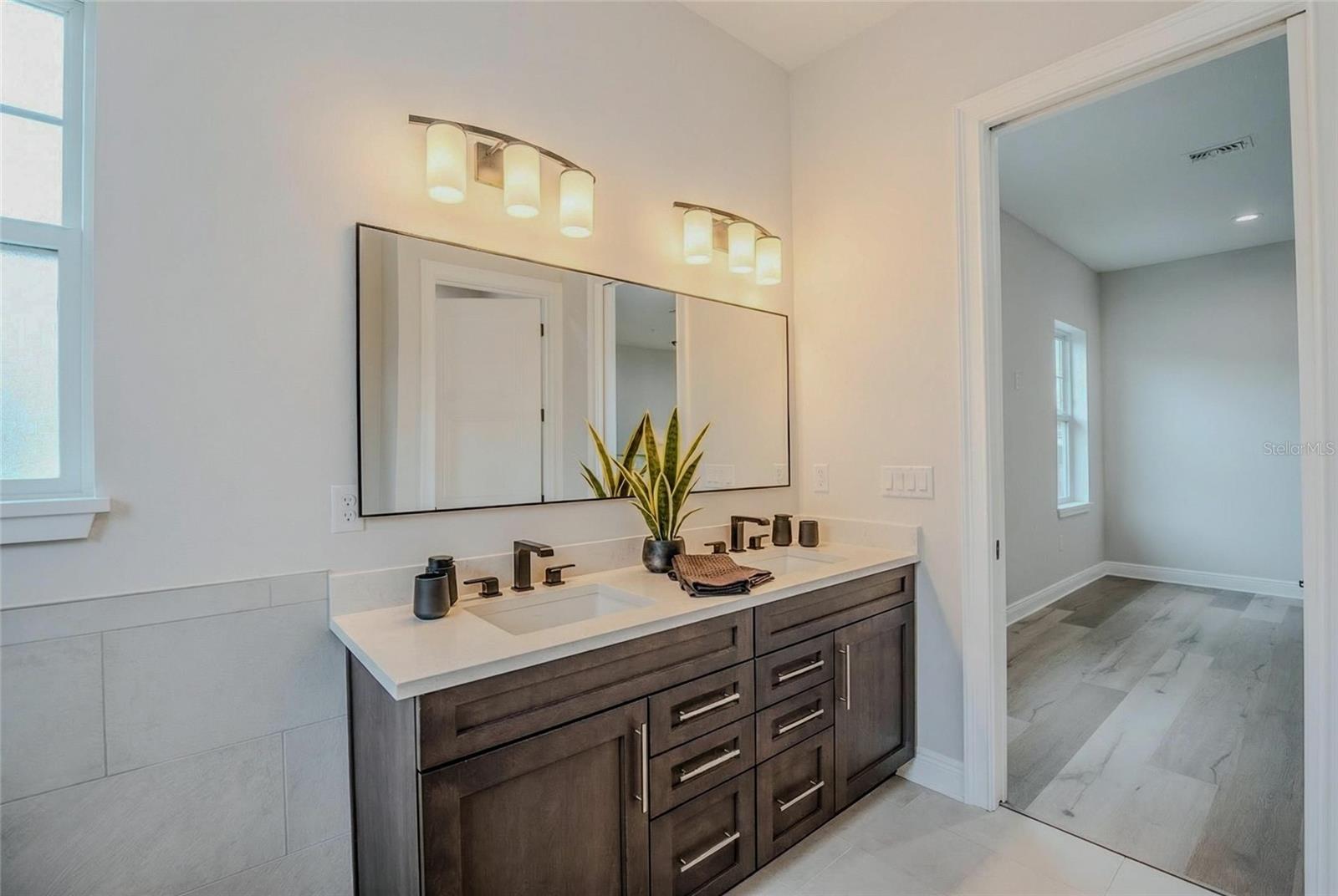 Image 11 of 39 For 129 Watula Avenue