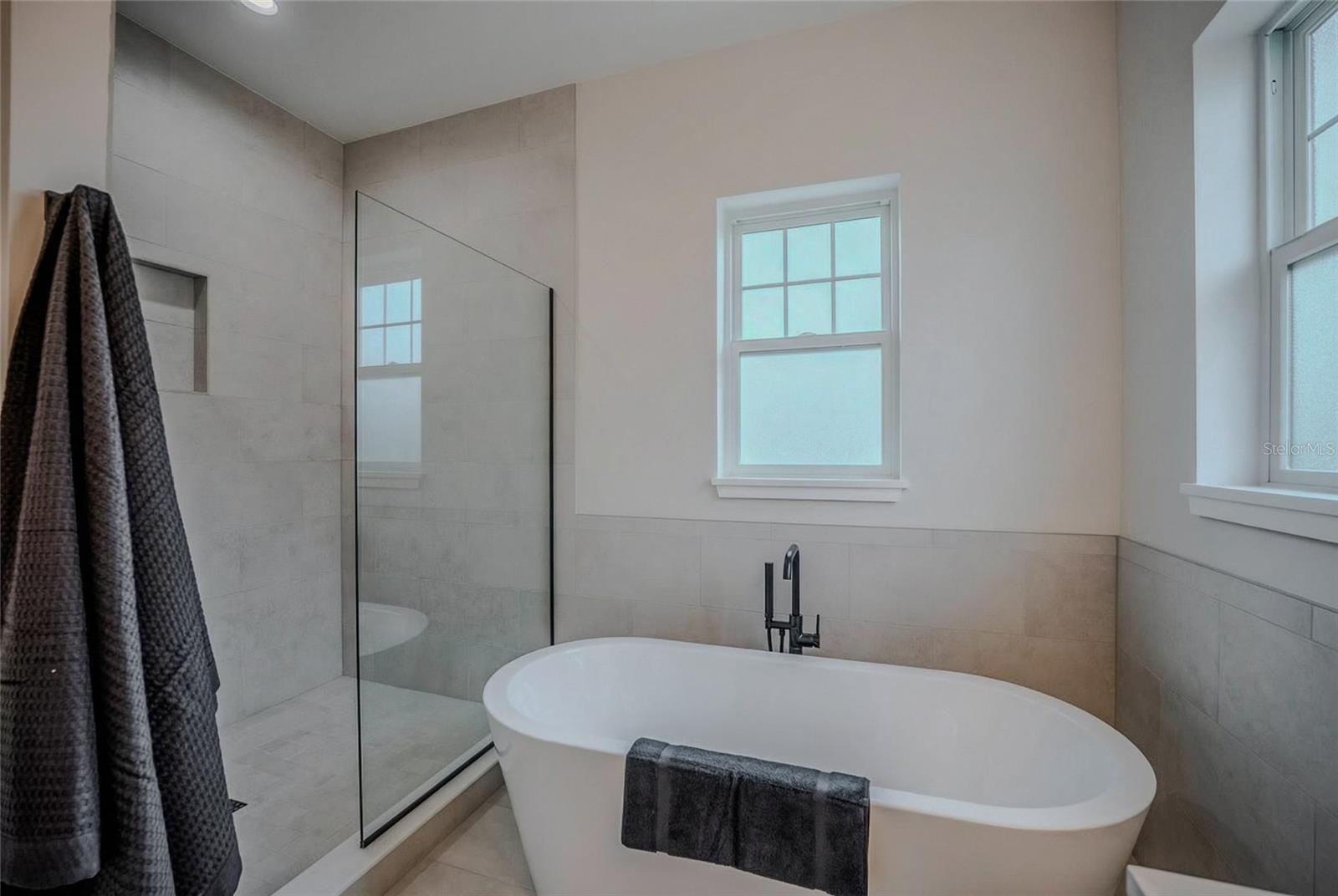 Image 12 of 39 For 129 Watula Avenue