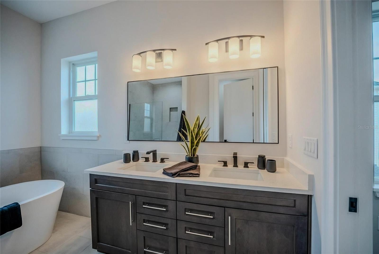 Image 14 of 39 For 129 Watula Avenue