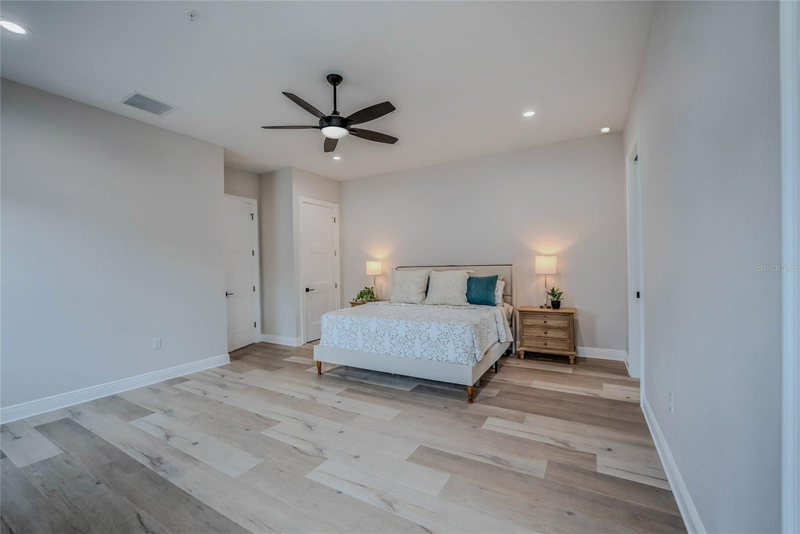 Image 17 of 39 For 129 Watula Avenue