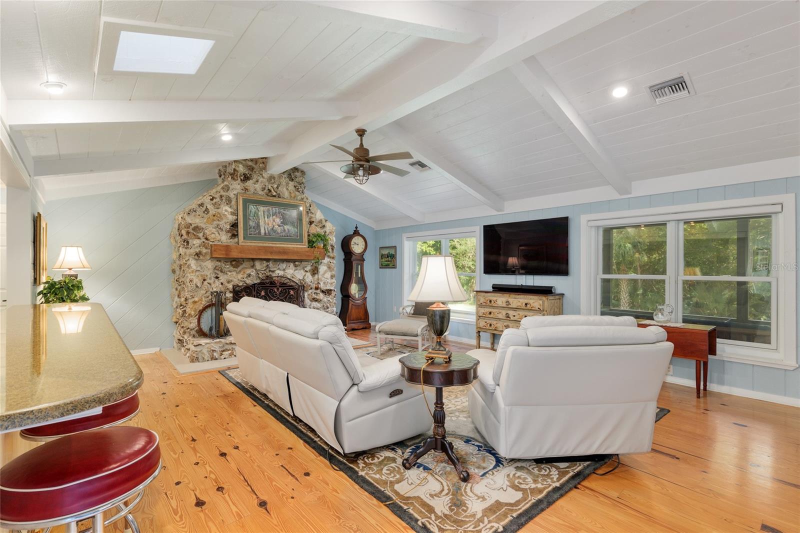 Image 11 of 98 For 400 90th Street