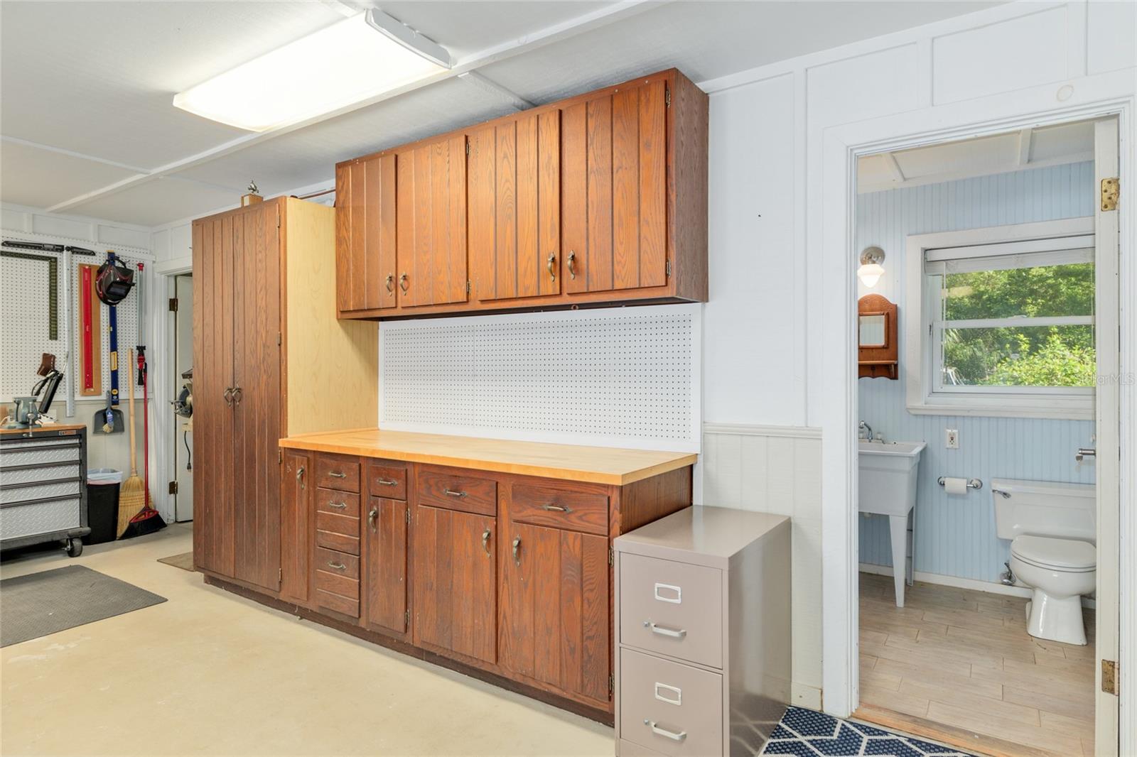 Image 47 of 98 For 400 90th Street