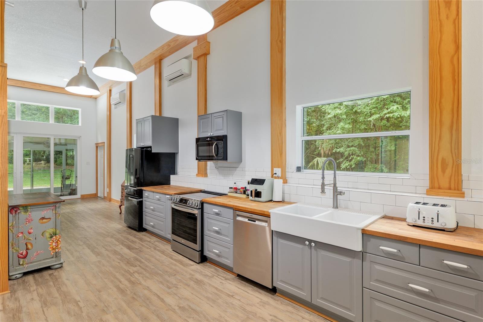 Image 70 of 98 For 400 90th Street