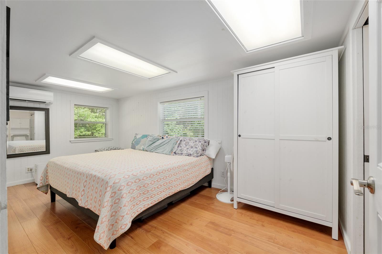 Image 78 of 98 For 400 90th Street