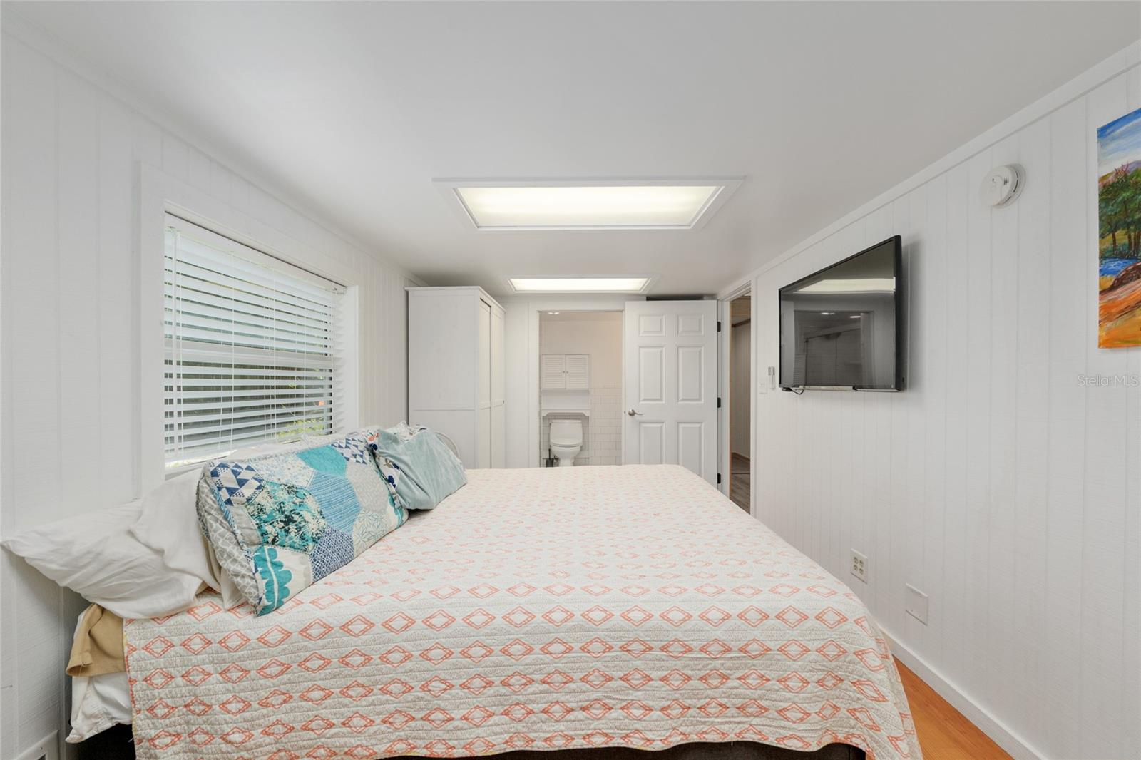 Image 79 of 98 For 400 90th Street