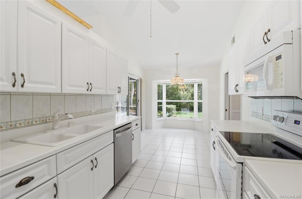 Image 12 of 46 For 13 Bonnie Court N