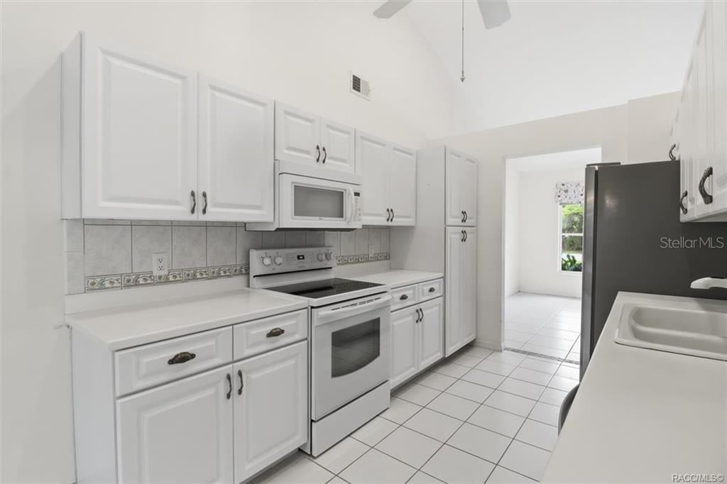 Image 13 of 46 For 13 Bonnie Court N