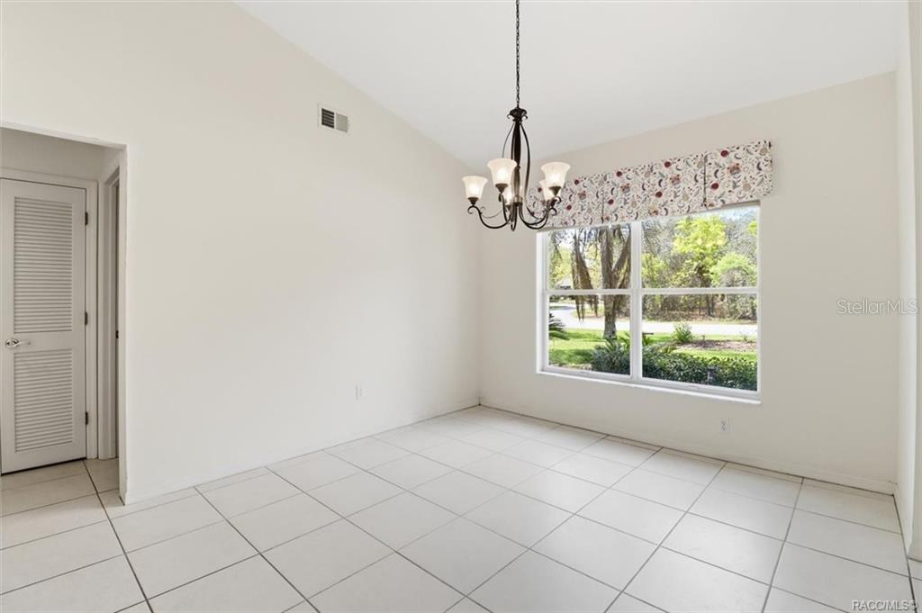 Image 15 of 46 For 13 Bonnie Court N