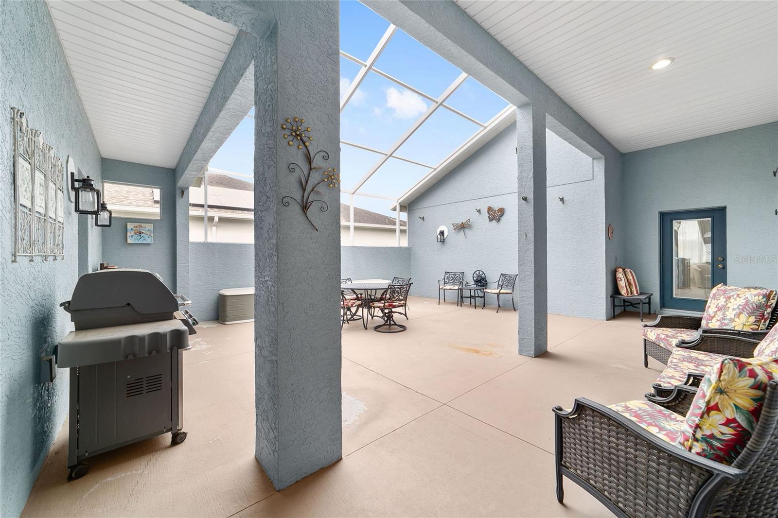 Image 18 of 64 For 9299 94th Loop