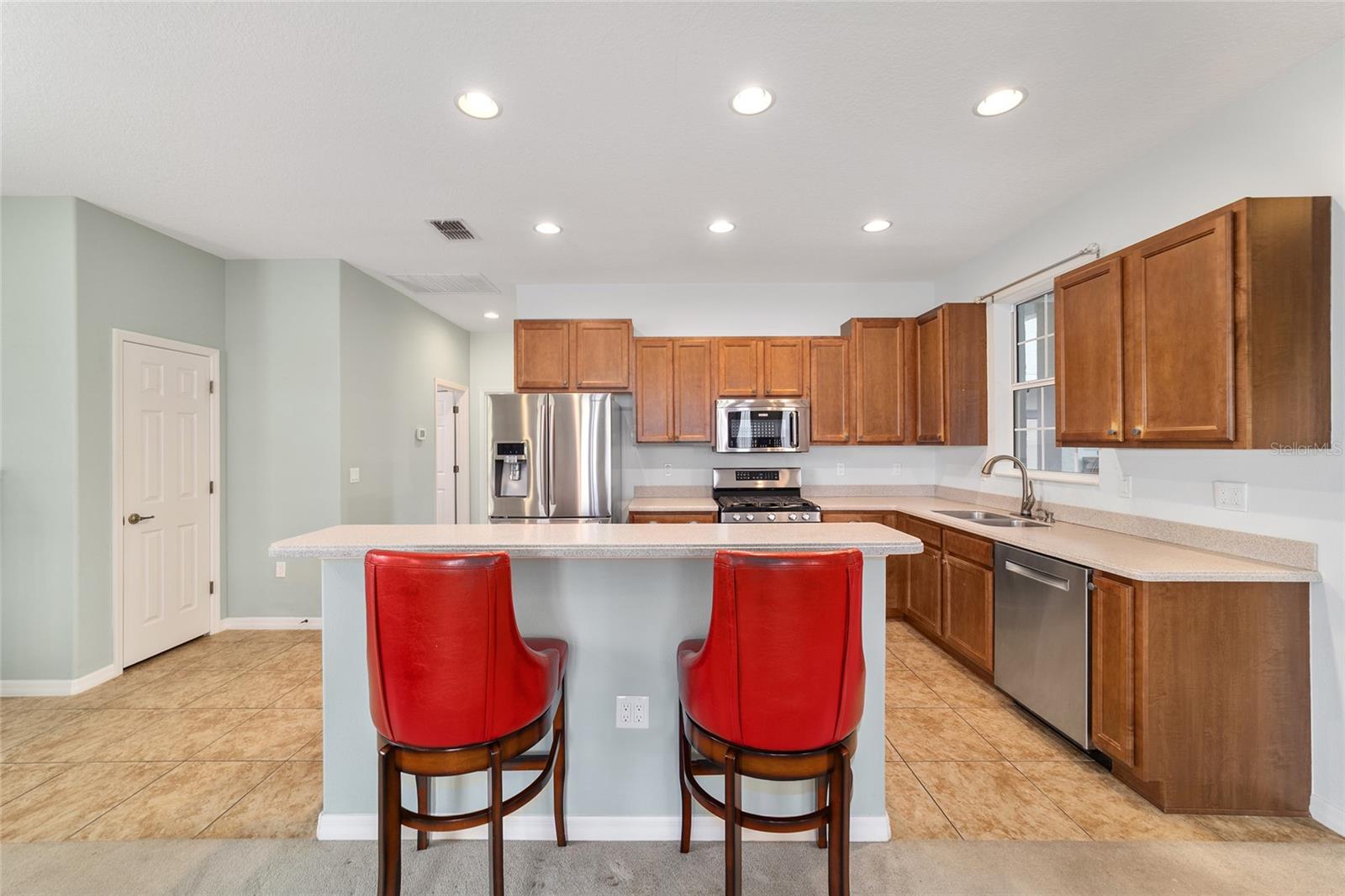 Image 42 of 64 For 9299 94th Loop