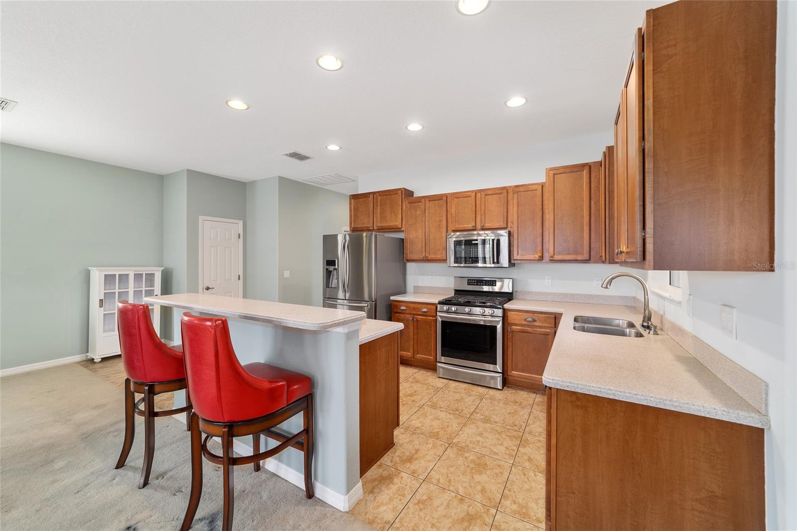 Image 43 of 64 For 9299 94th Loop