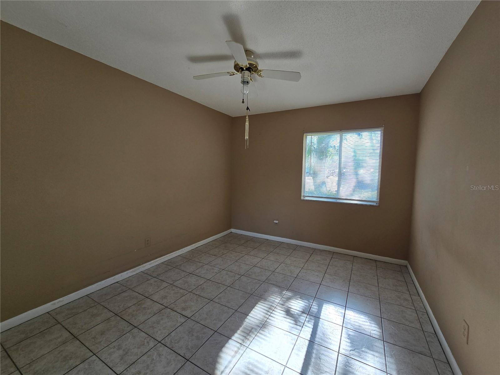 Image 10 of 19 For 582 Fairways Circle A