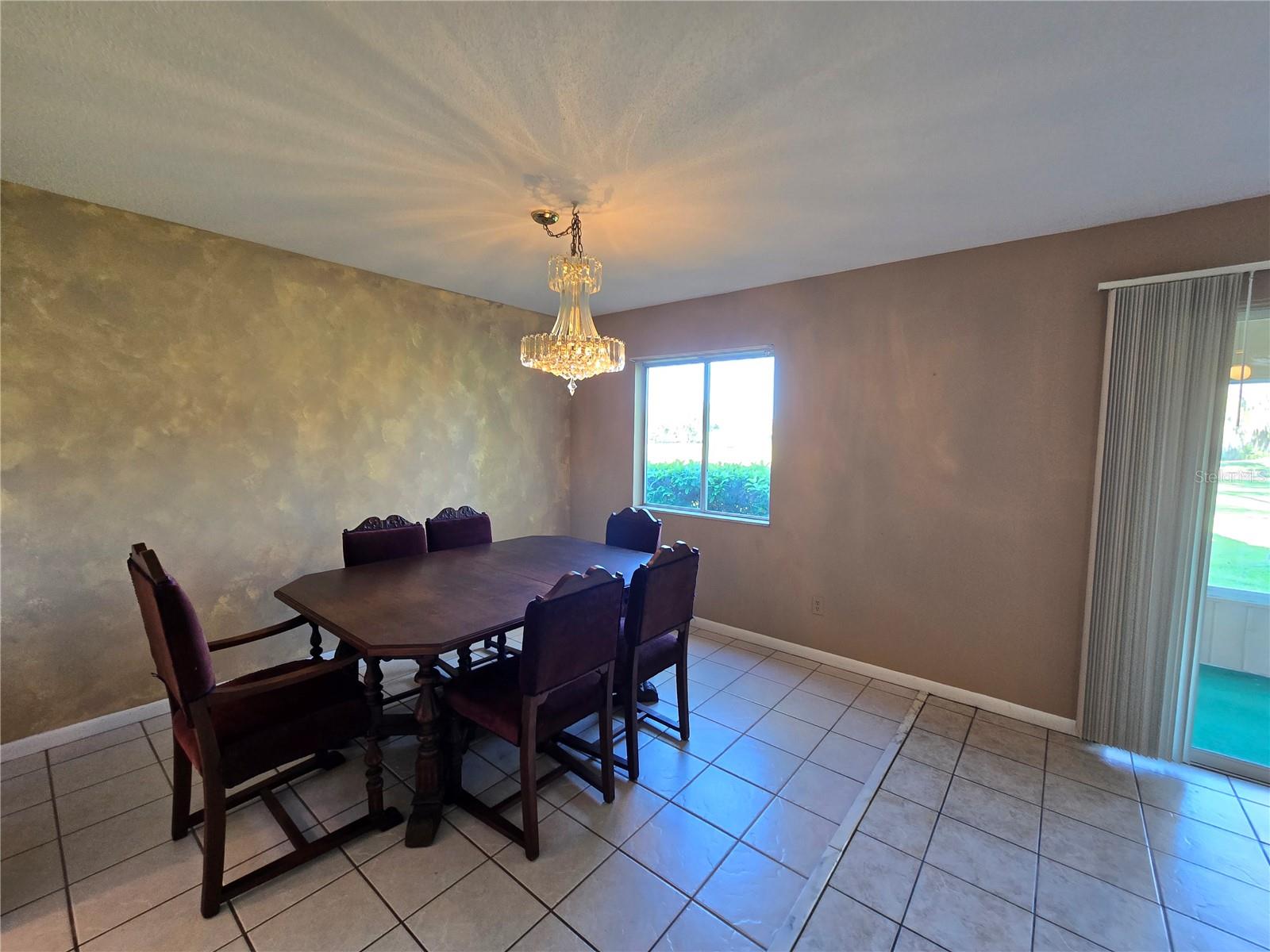 Image 7 of 19 For 582 Fairways Circle A