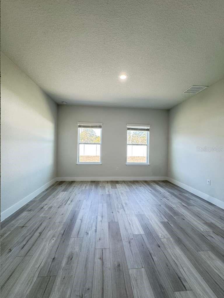 Image 22 of 49 For 4513 170th Street Road