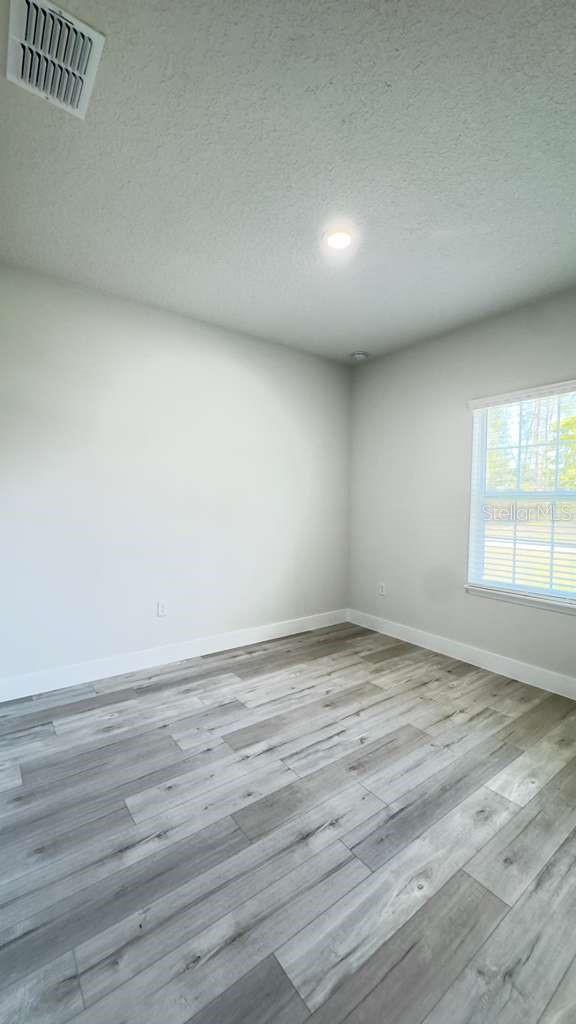 Image 40 of 49 For 4513 170th Street Road