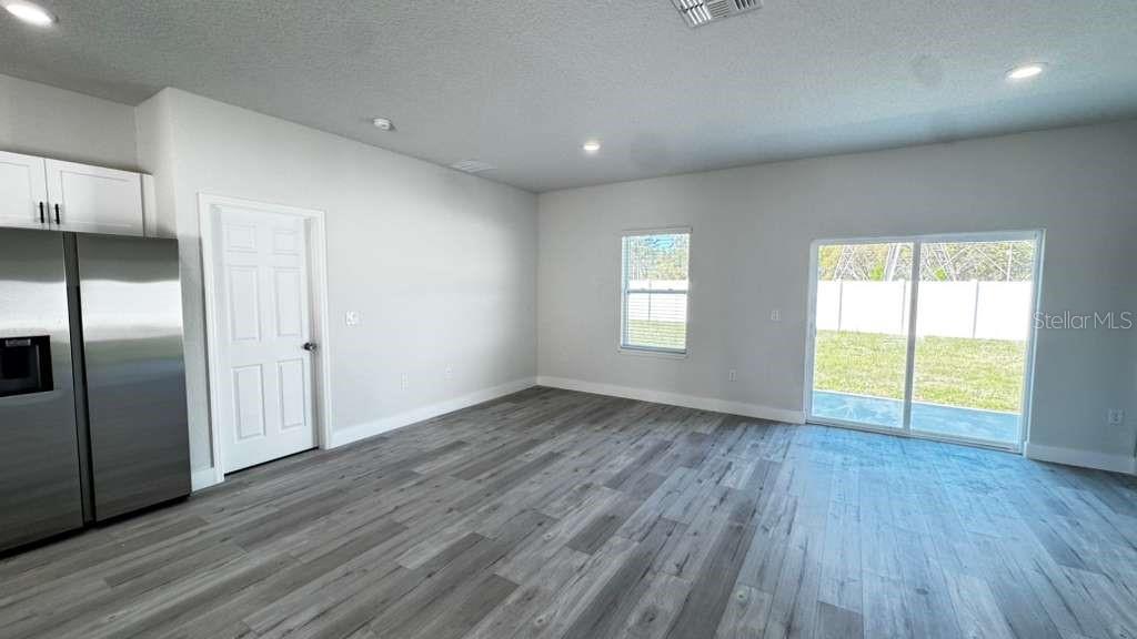 Image 7 of 49 For 4513 170th Street Road