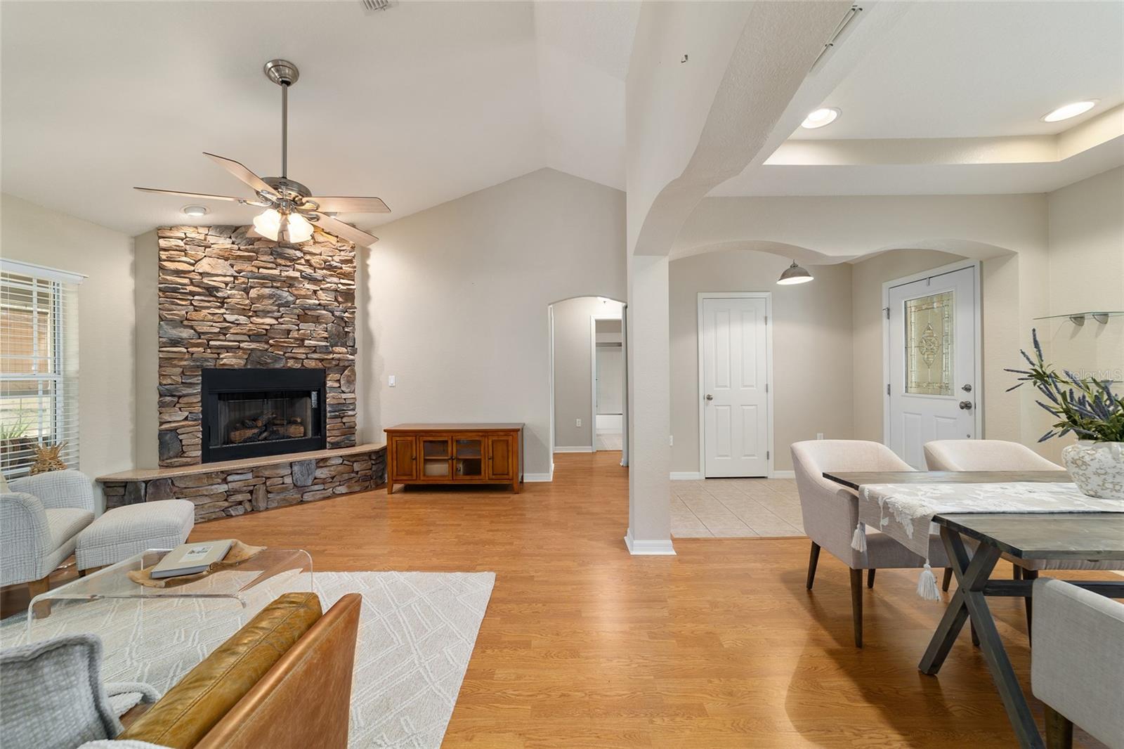 Image 21 of 79 For 2802 25th Avenue