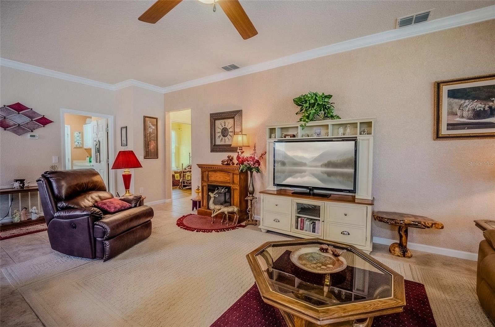 Image 13 of 52 For 9077 70th Loop