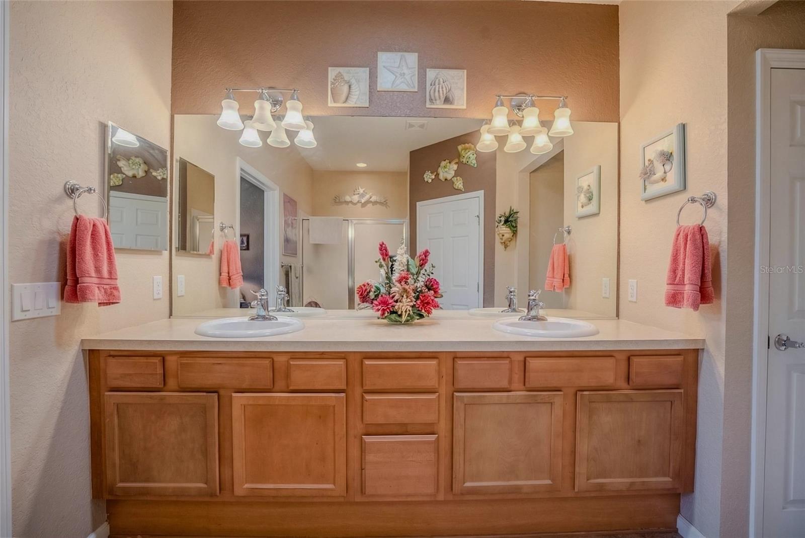 Image 25 of 52 For 9077 70th Loop