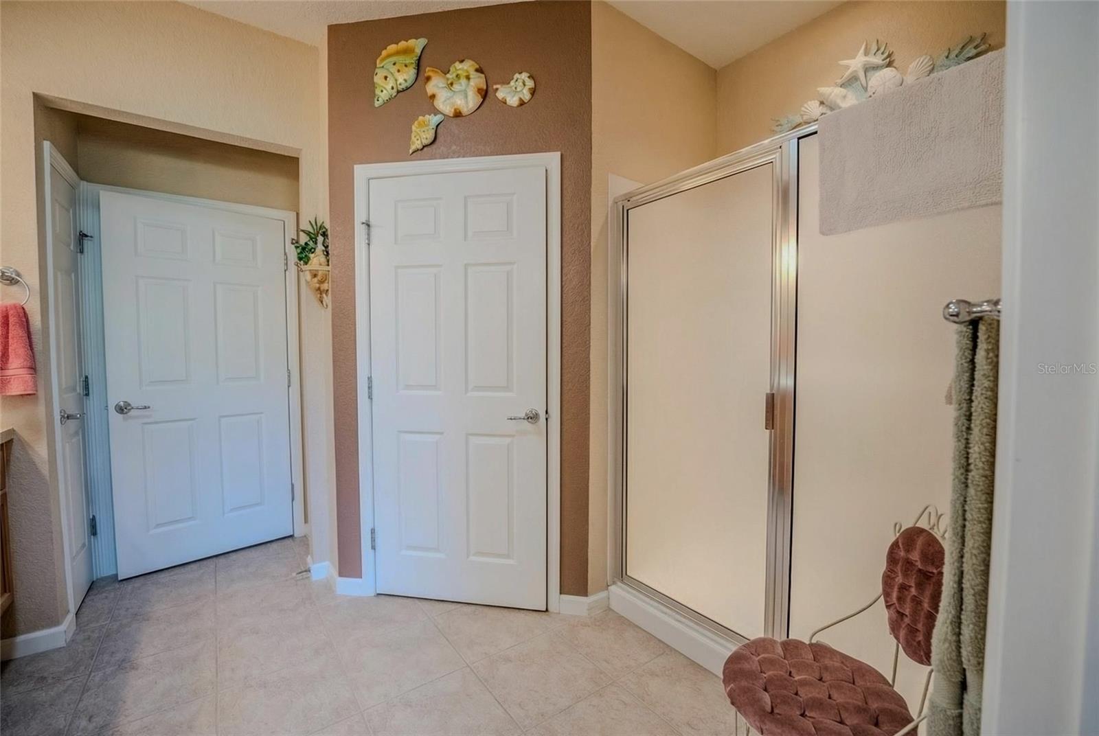 Image 28 of 52 For 9077 70th Loop