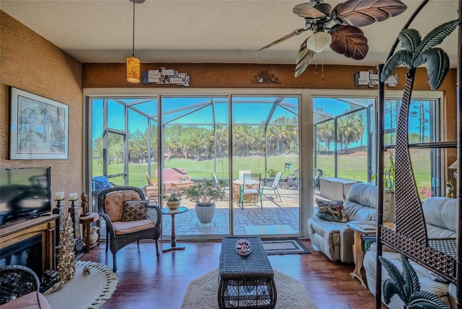 Image 29 of 52 For 9077 70th Loop