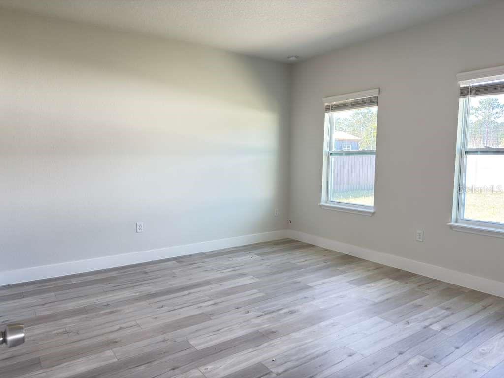 Image 18 of 48 For 17046 Sw 44th Cir