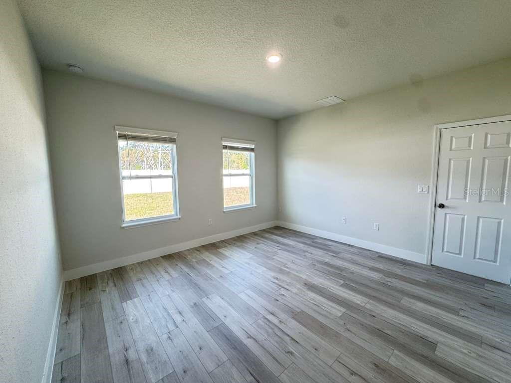 Image 19 of 48 For 17046 Sw 44th Cir