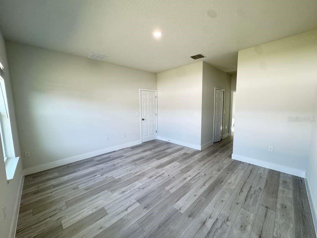 Image 20 of 48 For 17046 Sw 44th Cir