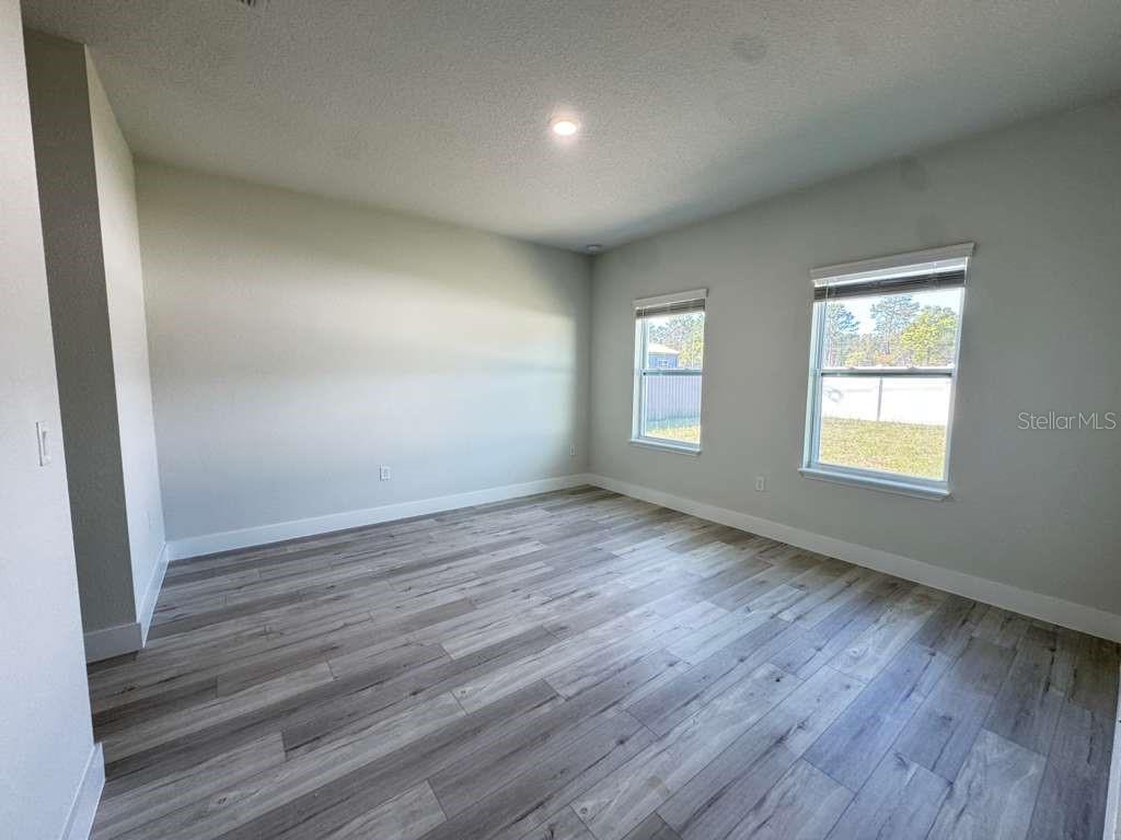 Image 21 of 48 For 17046 Sw 44th Cir