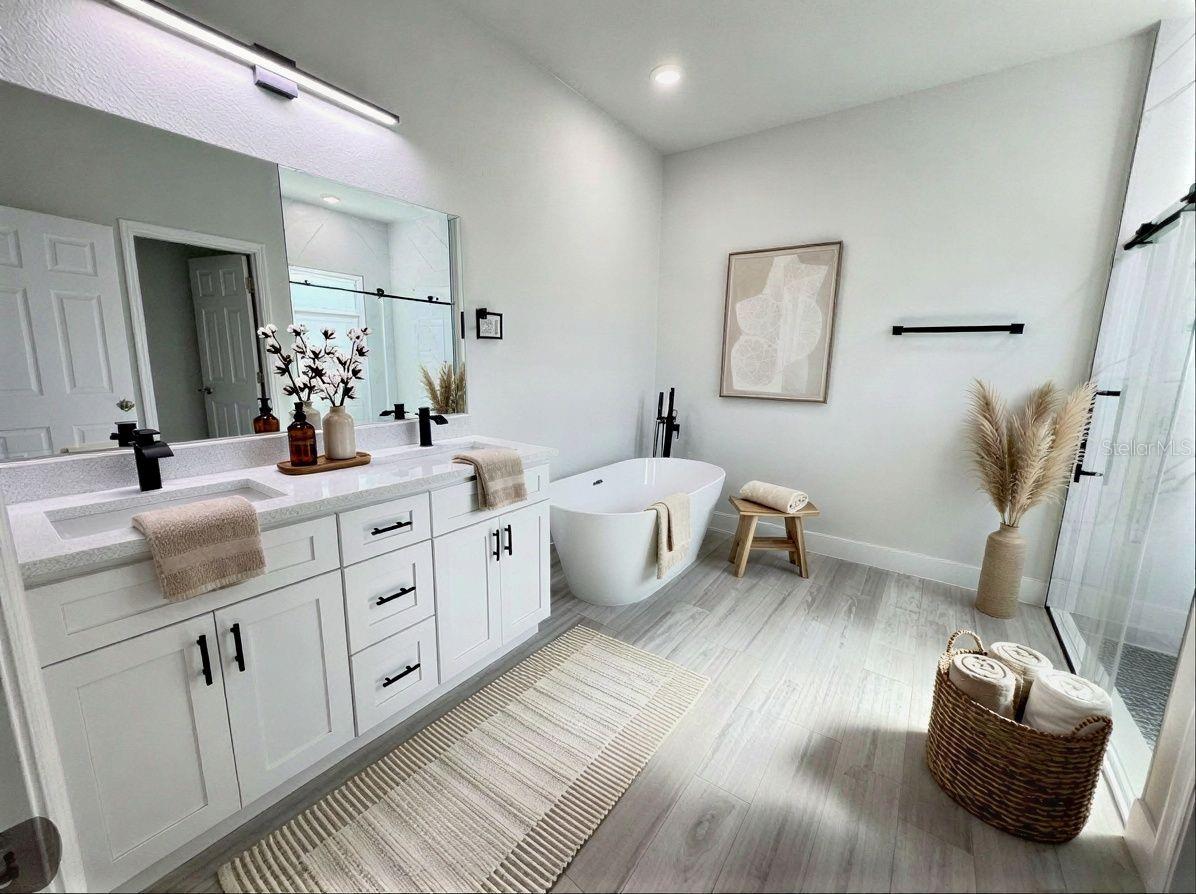 Image 24 of 48 For 17046 Sw 44th Cir