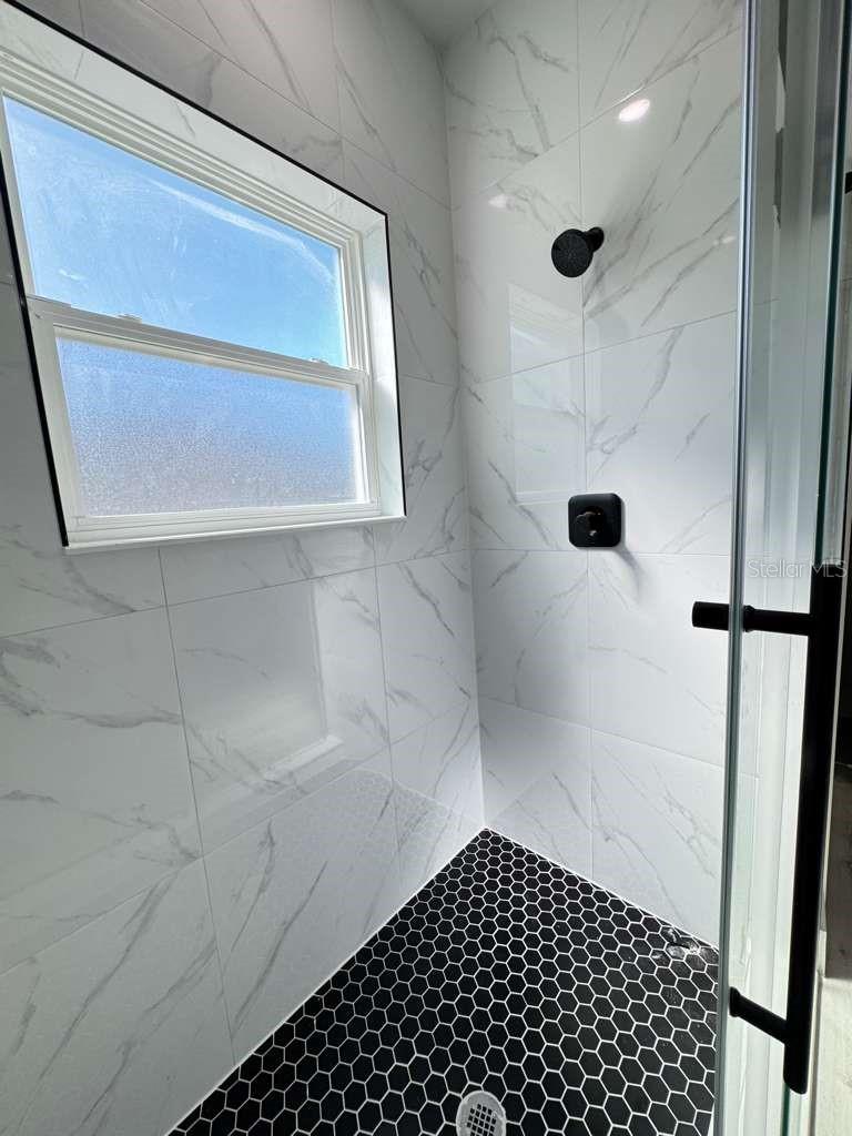 Image 28 of 48 For 17046 Sw 44th Cir