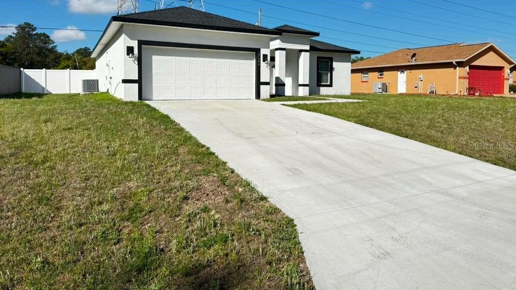 Image 3 of 48 For 17046 Sw 44th Cir