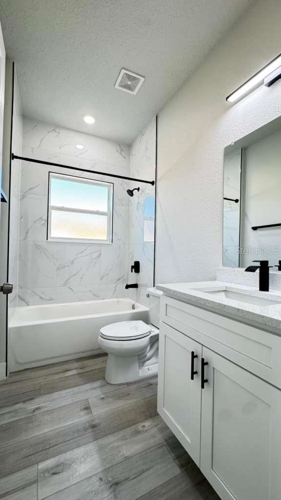 Image 36 of 48 For 17046 Sw 44th Cir