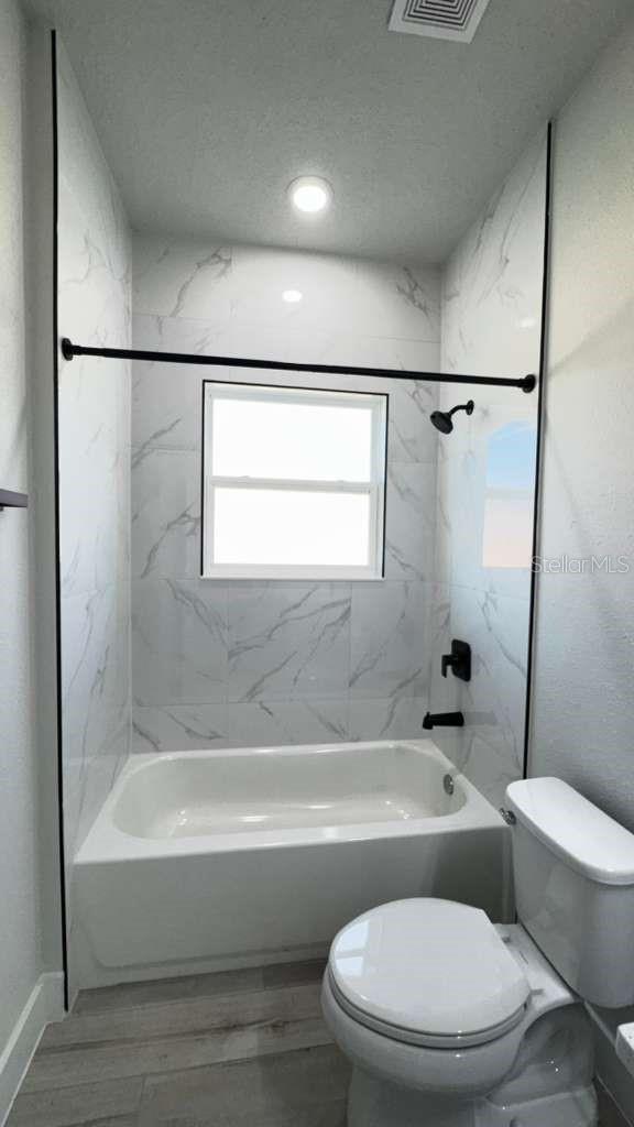 Image 37 of 48 For 17046 Sw 44th Cir