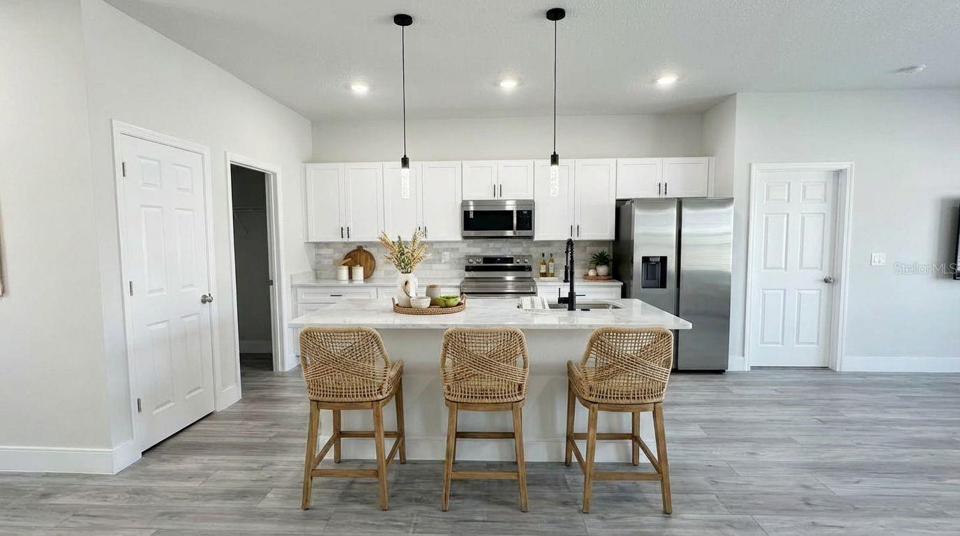 Image 6 of 48 For 17046 Sw 44th Cir